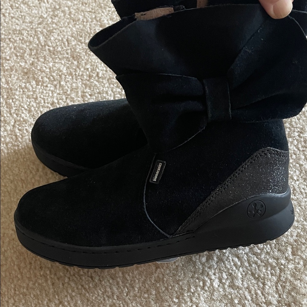Brand New! European Biomecanics Stylish Black Kids Boots with Bow Size 13/13.5